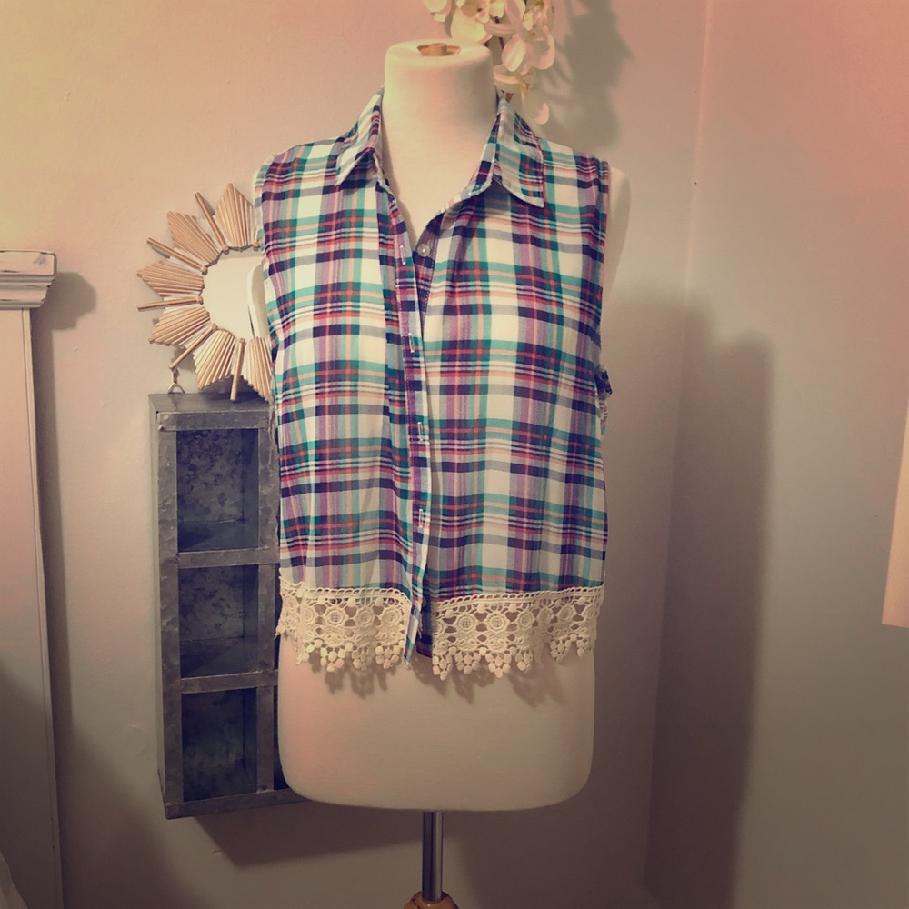 Sleeveless midi top with crochet detail